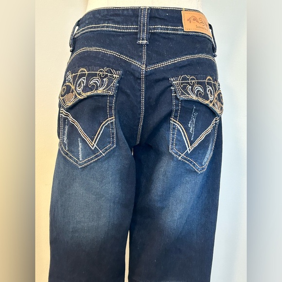 Suzanne Betro Jeans - Picture 6 of 7